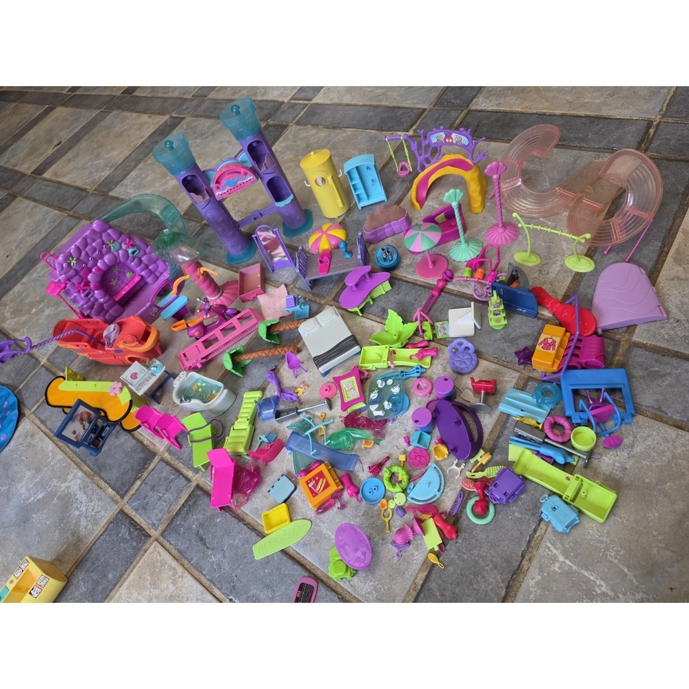 Huge Lot Of Polly Pocket Clothes Shoes Accessories! Over 150 Peaces!!!